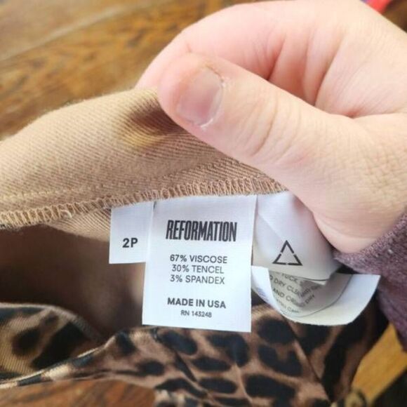 Reformation Braydon Leopard Pants  Brown Front Zip Pockets sz Size 2P - Picture 3 of 4